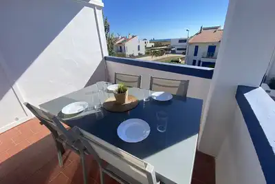 Ter 22c - Renové, climatisation, vue sur le mer et avec piscine