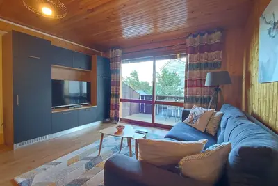 Image de Appartement rénové 3 pièces cabine, 50m des pistes, 8 couchages, balcon Sud, Wifi, Tv