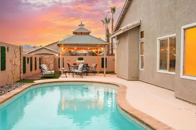 Image de 4br House w/ Pool & Pool Table | Posh Vegas Home