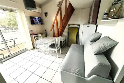Image de Appartement T2 climatisé avec mezzanine, piscine et parking, proche plage - Agde