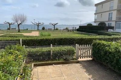 Image de Appartement ⭐⭐ à Balaruc-les-Bains avec climatisation et jardin, animaux admis