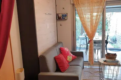 Image de Studio cosy avec jardinet, parking privatif et WiFi gratuit - Proche Thermes et Étang de Thau