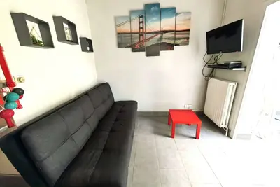 Image de Villa Mitoyenne avec Piscine, Parking Privé, à 15 Min de la Plage