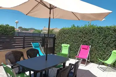 Image de Appartement T2 Cabine avec Grande Terrasse, Parking Privé, à 200m de la Plage - Valras-Plage