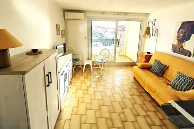 Image de Studio climatisé avec piscine et parking à 20m de la mer
