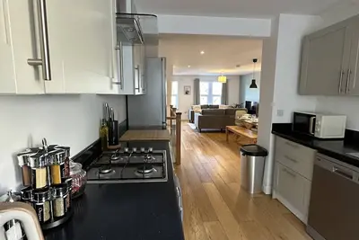 Image de Fantastic large town house situated 9 minute drive away from Bristol City Centre