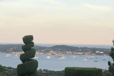 Image de Grande maison familiale avec vue sur le golfe