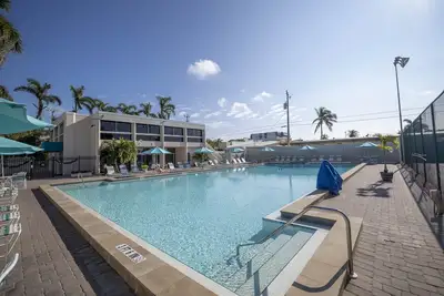 Image de Palm Bay Club on Siesta Key see our new bathrooms.