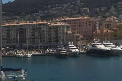 Image de Appartement confortable tout proche du Centre historique et de la mer