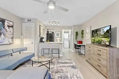 Image de Efficiency studio close to Downtown and Domain