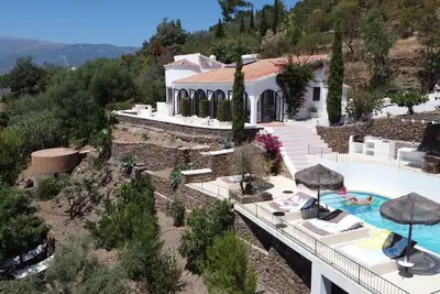 Image de Sea & mountain views - 8 persons - private pool - air conditioning.