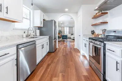 Image de Hill Country Home - 15 Minutes to Austin - 10 Minutes to Domain