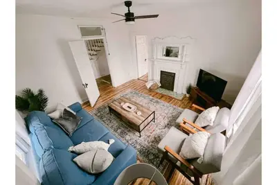 Image de Historic Home- Walking Distance to Downtown