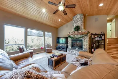 Image de Creekside Beauty: Bordering Lewis Creek. Near Yosemite & Bass Lake