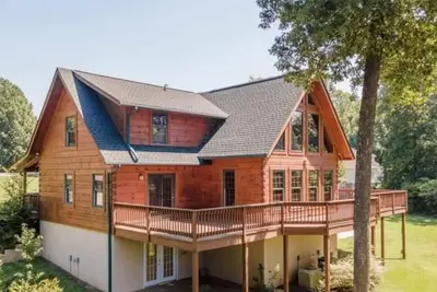 Image de Lake Norman Cabin Retreat -lake front-with private boat dock-