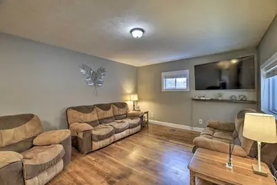 Image de Mullens Cabin w\/ Gas Grill & Mountain Views!