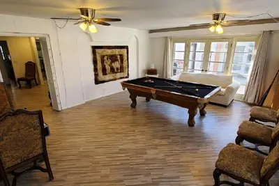 Image de Huge 4, 080 SqFt cul-de-sac Home