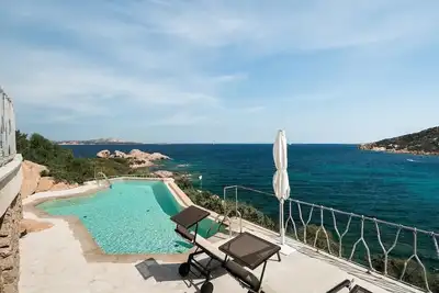 Image de [Seafront Villa] with private pool and yacuzzi