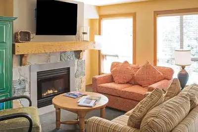 Image de Luxurious 2-bedroom condo in North America’s top ski destination
