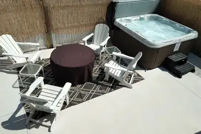 Image de Beach Retreat I HotTub I FirePit I Near Cape May I 7 Beach Passes I 4 Bikes