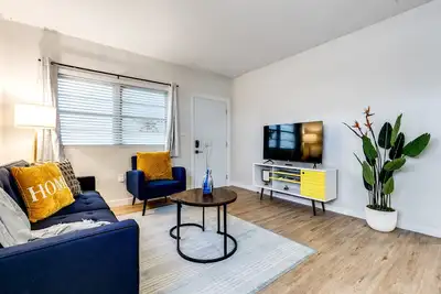 Image de Stylish 2br central | Fast Wi-fi