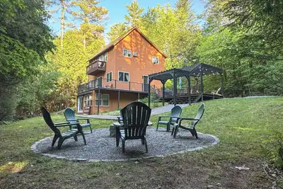 Image de Adirondack Oasis: Private Lake, Sauna, & Fire Pit