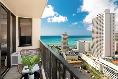 Image de Waikiki condo with lanai & sauna access