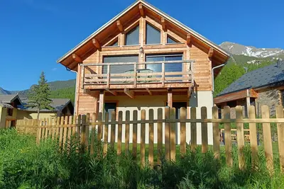 Image de Bas de chalet de standing à 50m de la piscine  calme superbe vue montagne