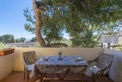 Image de Appartement \"Bouganville\" avec vue sur la mer, Wi-Fi et climatisation.