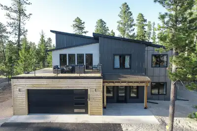 Image de Spacious 3, 900+ Sq. Ft. Lodge with Large Upper-Level Deck, Walk to Clubhouse!