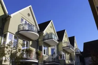 Am Alten Strom vacation apartment with underground parking, directly under the house