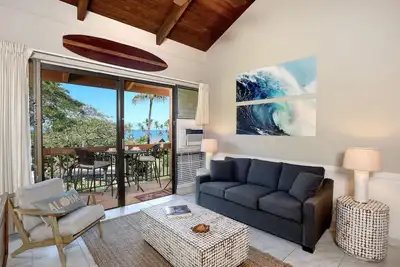 Image de Ocean views! 180 Steps to Beach!