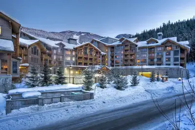 Image de First Tracks Lodge