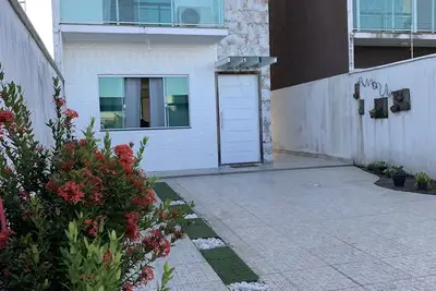 Image de Beautiful, modern house located 5 minutes from the beach, 4 bedrooms and 3 suites