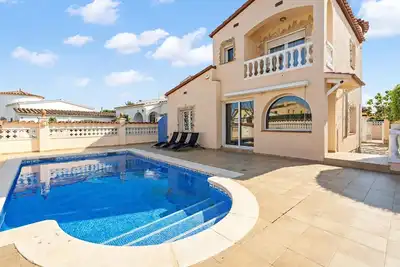 Image de Maison de vacances Empuriabrava pour 1 - 7 personnes avec 3 chambres à coucher - Maison de vacances
