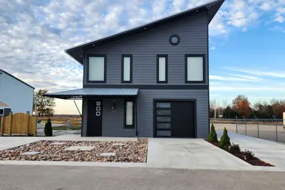 Image de Contemporary Highway Hideaway in Marionville