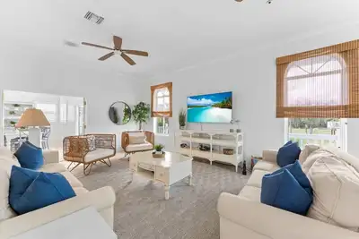 Image de Beach Escape for Families & Friends • 2 Min to Sand