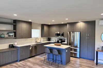 Image de Moment of Surrender- Newly Remodeled, Huge Views!