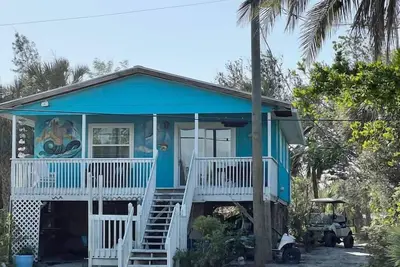 Image de Poseidon's Dream: Cozy Bayfront Cottage with Private Dock!