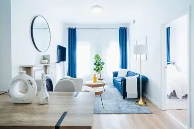Image de 1435-4 I 3 Bedrooms 2 Bath W/D Prime Upper east