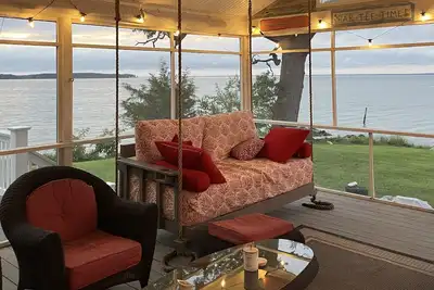 Image de Waterfront, hot tub, screen porch, kayaks, Sup, pier fishing, private feel