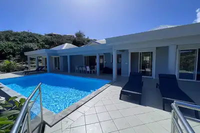 Image de Villa Taïana Oyster Pond à 180 mètres de la plage de la Baie Lucas!