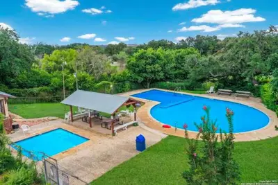 Image de Gorgeous rustic home near Riverwalk and Sea World