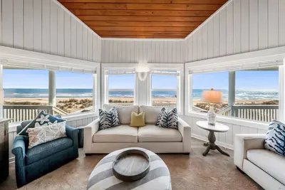 Image de South Wind: Gorgeous Beachfront Home, Private Pool, Hot Tub, Fire Pit