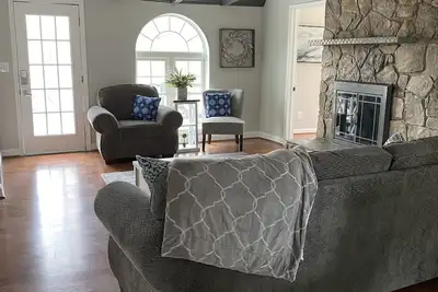 Image de 3 Bedroom 2 Bath House near Lake Lanier - Gainesville/Oakwood