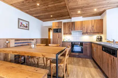 Image de 3 Schlafzimmer - Dorfzentrum - In der Nähe Skilifte - Wifi - Parkplatz