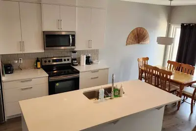 Image de Cozy n Spacious 3br House w/Garage available for short/Long term