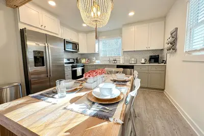 Image de Ideal Park Circle home to explore Charleston - minutes to restaurants & shops