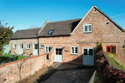 Image de Beautiful Grade Ii Listed Barn, in Longdon Green