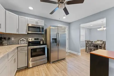 Image de The Grey Estate - 4br\/2ba